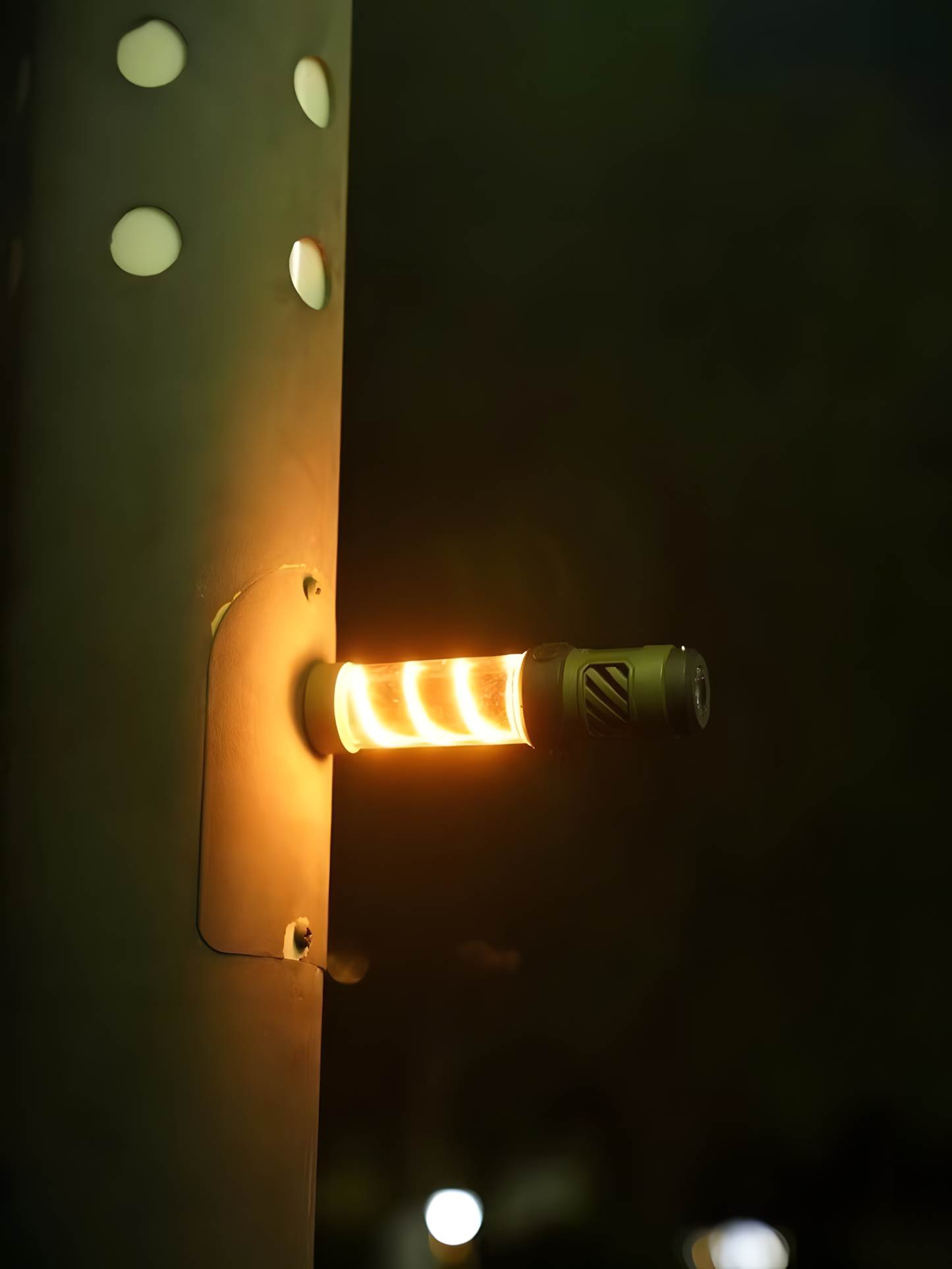 Mosquito-repellent camping lamp