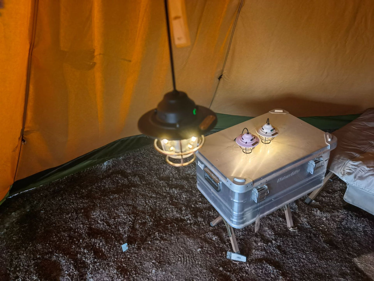 Cyberbee Retro Camping Lantern Type-C Rechargeable Handheld Lantern Stepless Dimming Outdoor Hanging Lantern Emergency